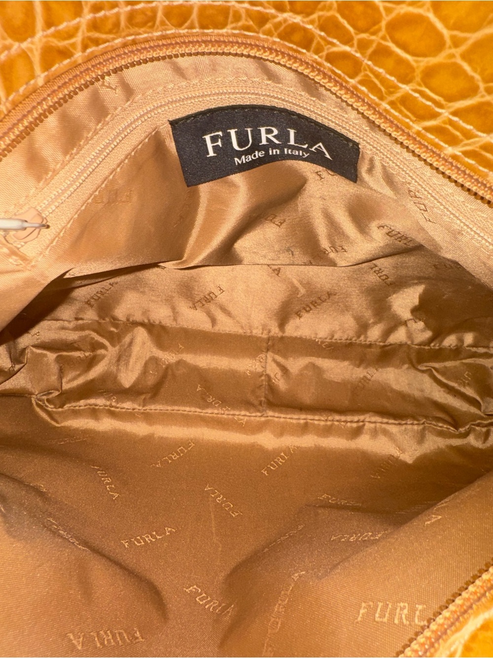 EXCELLENT Condition FURLA Croc-Embossed Leather Shoulder Bag - DESIRABLE COLOR - Picture 10 of 10